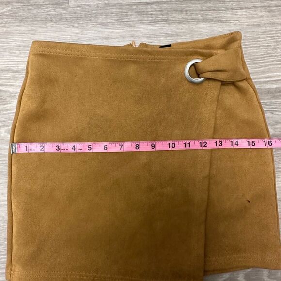 Forever 21 faux suede mini skirt Size M - Picture 3 of 8